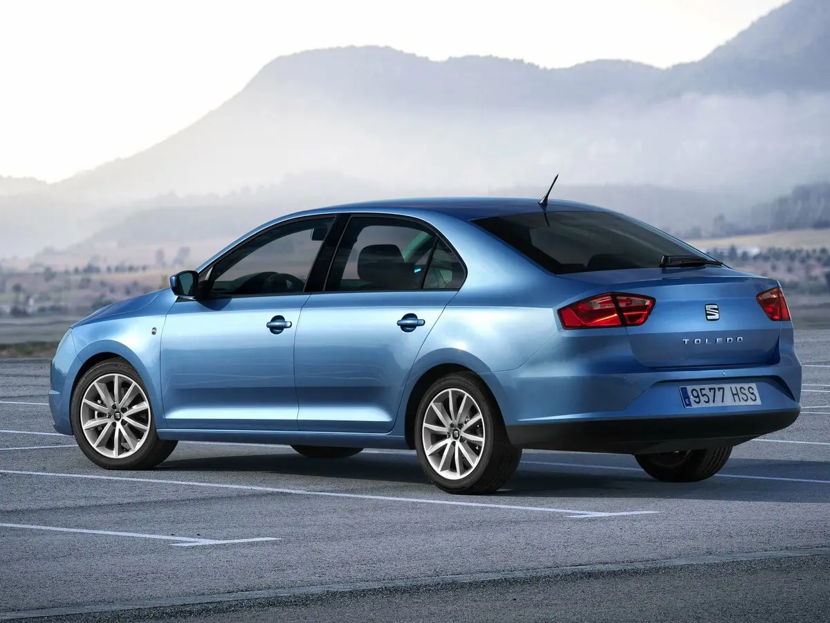 SEAT Toledo IV Лифтбек — сүрөт 5