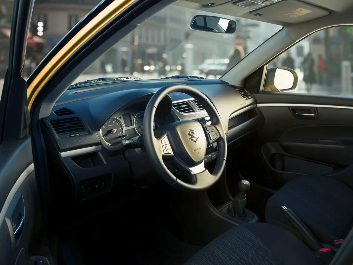 Suzuki Swift IV Рестайлинг Хэтчбек 3 дв. — сүрөт 6