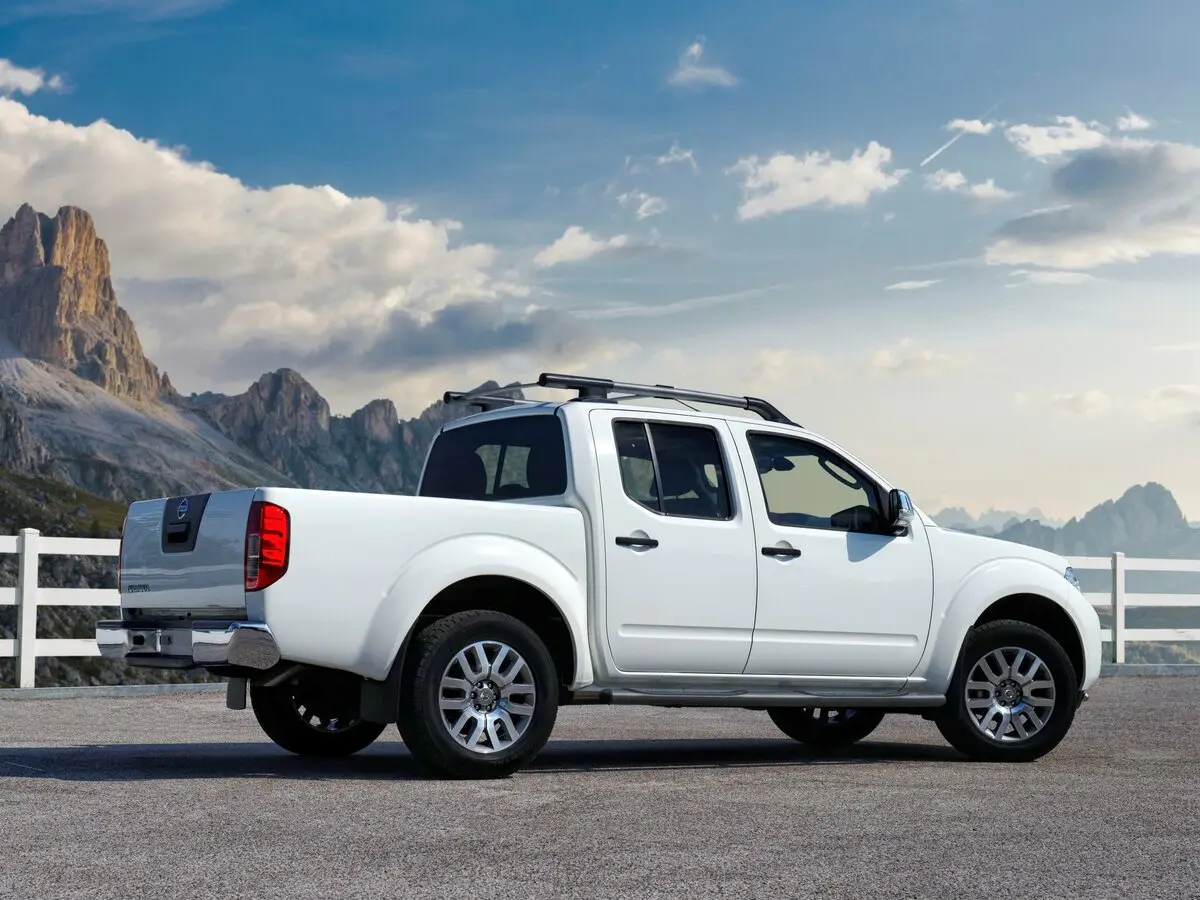 Nissan Navara (Frontier) III (D40) Рестайлинг Пикап Двойная кабина — сүрөт 2