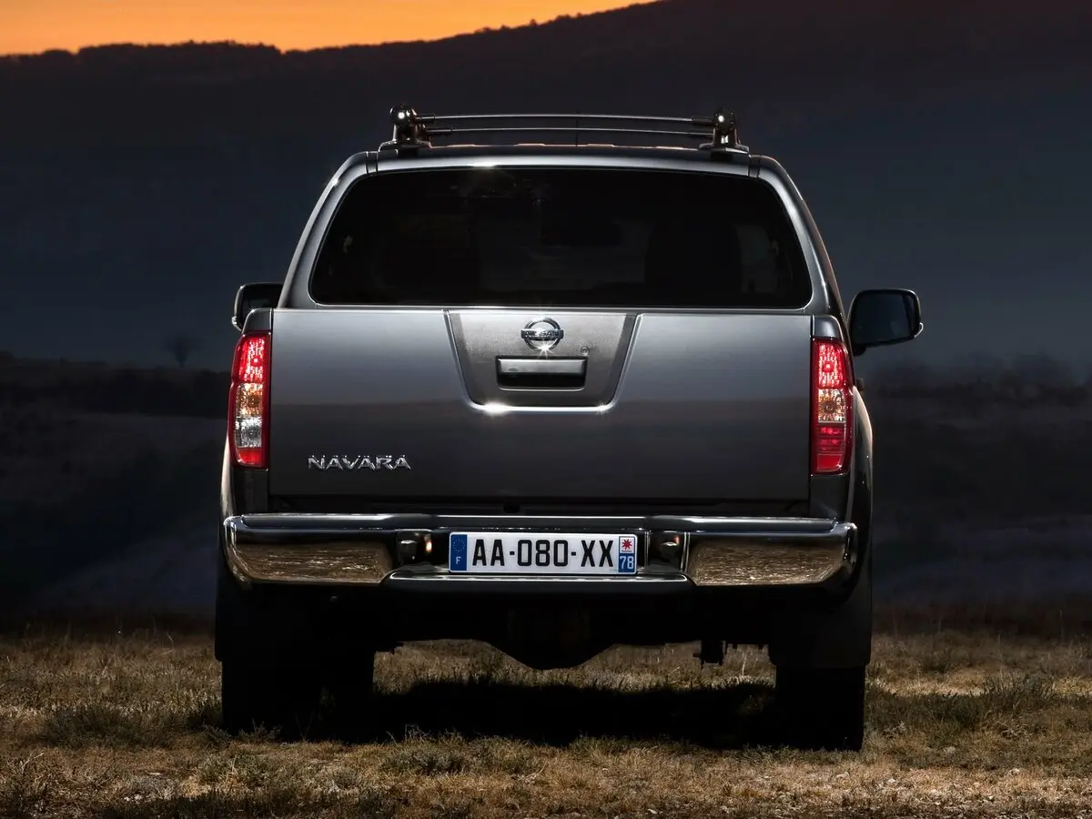 Nissan Navara (Frontier) III (D40) Рестайлинг Пикап Двойная кабина — сүрөт 3