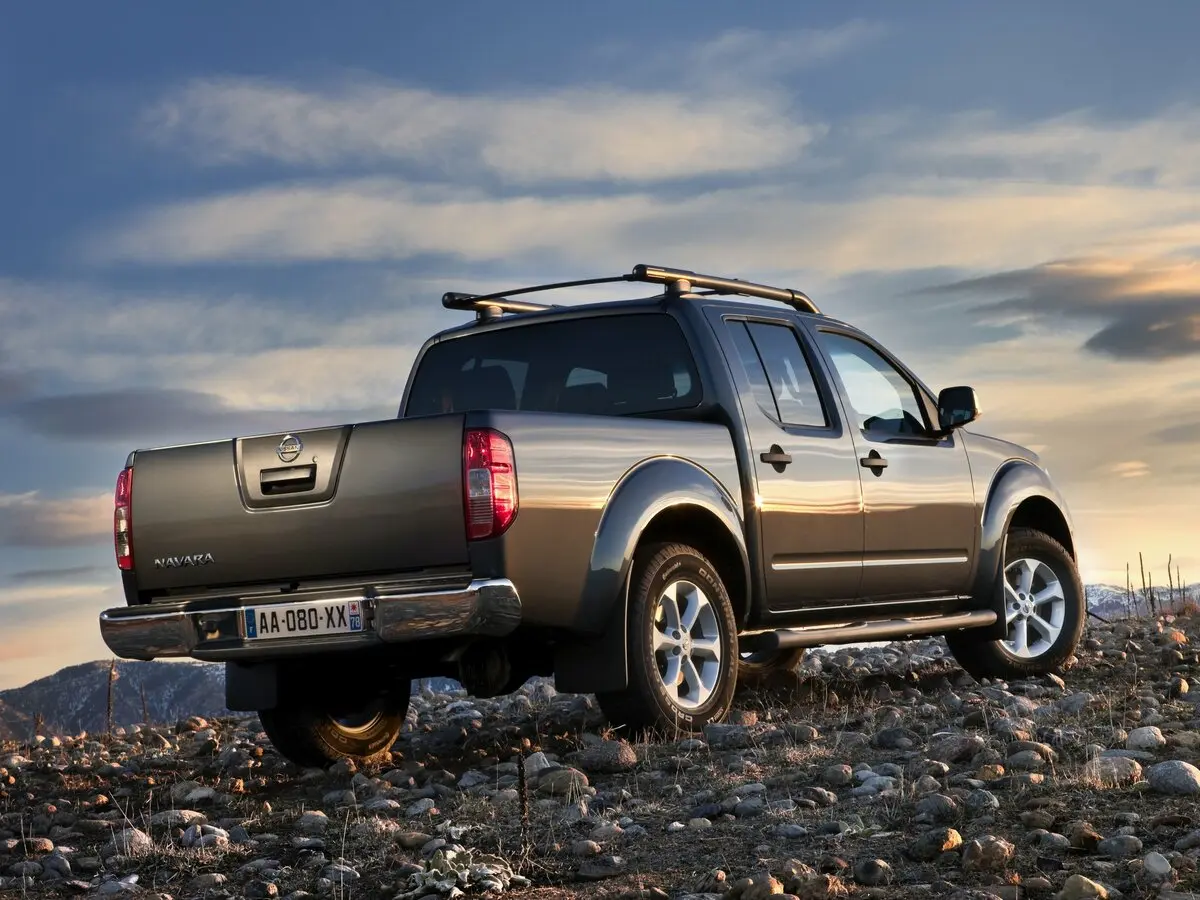 Nissan Navara (Frontier) III (D40) Рестайлинг Пикап Двойная кабина — сүрөт 4