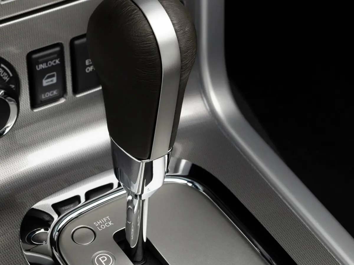 Nissan Navara (Frontier) III (D40) Рестайлинг Пикап Двойная кабина — сүрөт 8