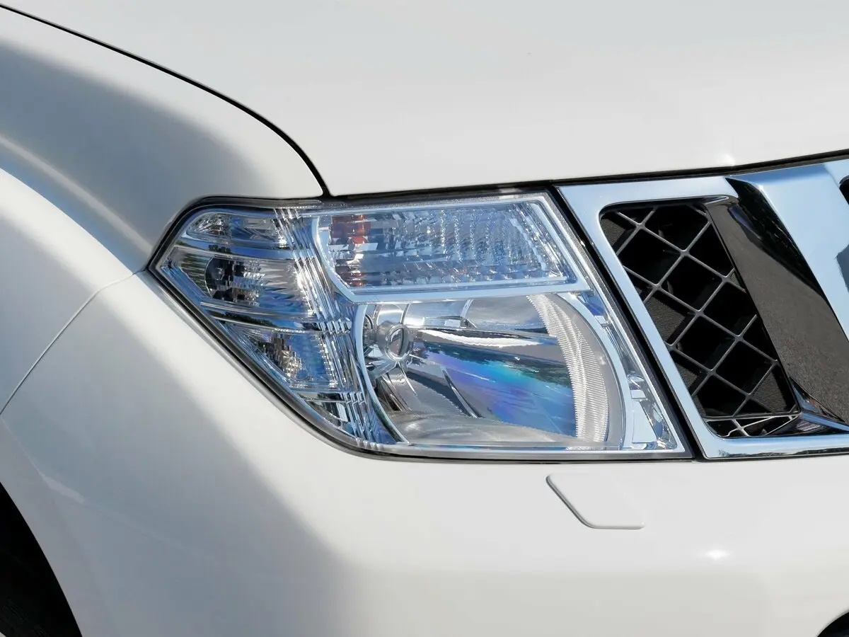 Nissan Navara (Frontier) III (D40) Рестайлинг Пикап Двойная кабина — сүрөт 9