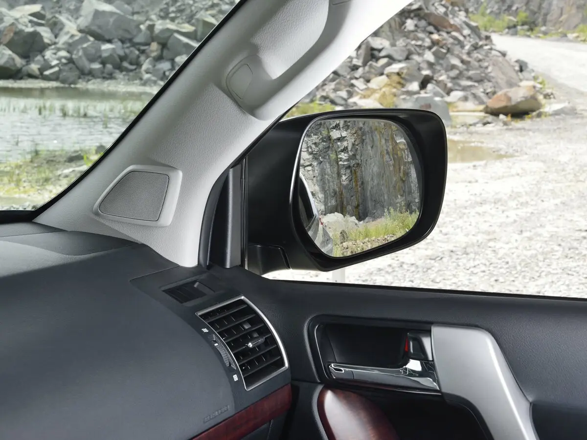 Toyota Land Cruiser Prado 150 Series Рестайлинг 1 Внедорожник 5 дв. — фото 14