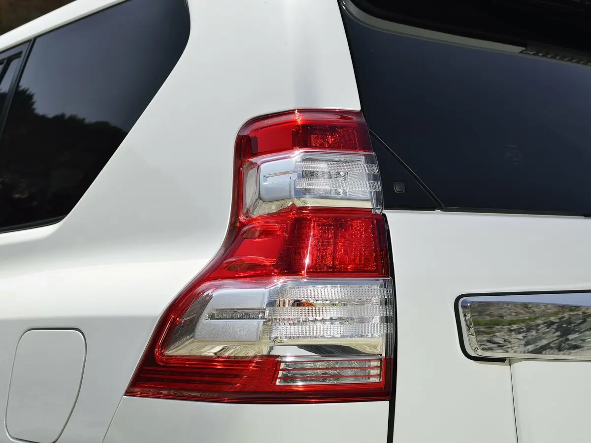 Toyota Land Cruiser Prado 150 Series Рестайлинг 1 Внедорожник 5 дв. — фото 16