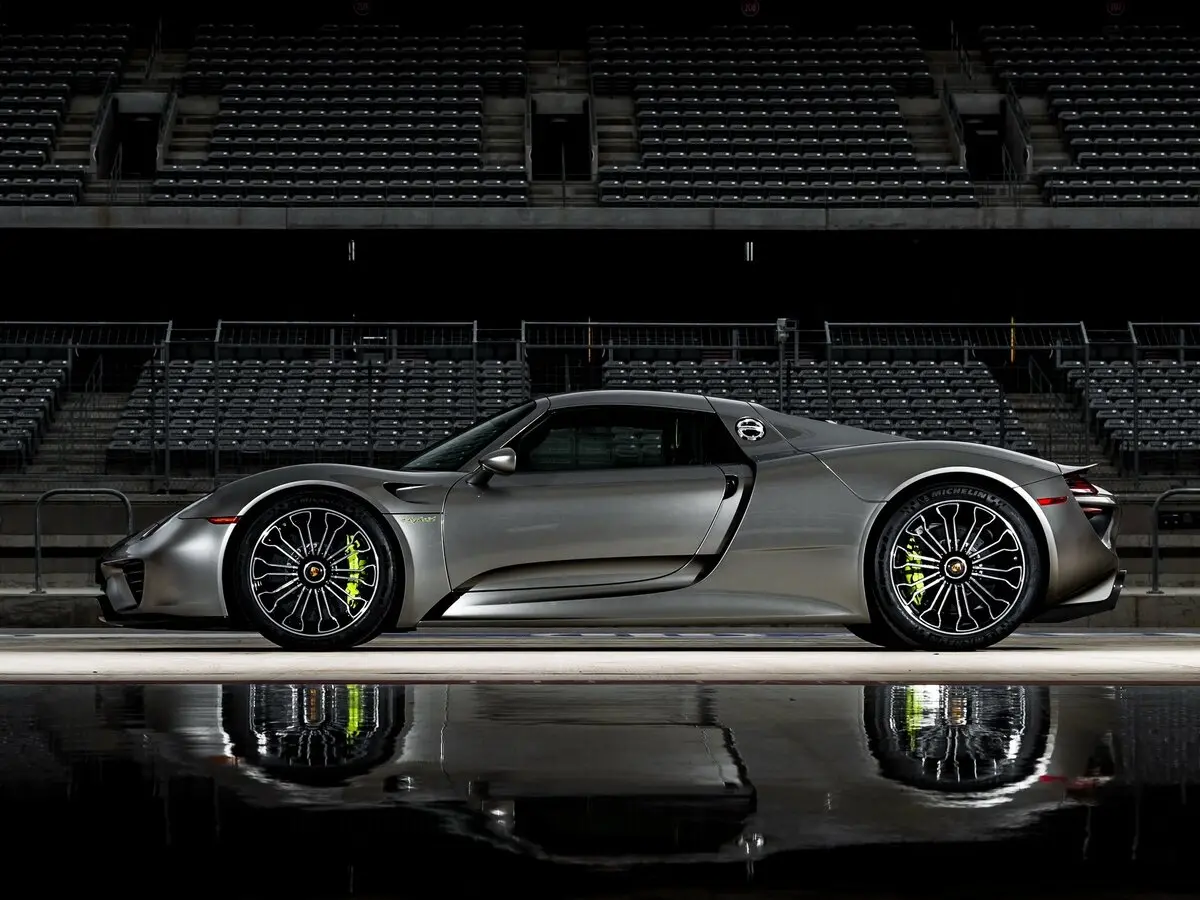 Porsche 918 Spyder 2013 – 2015 Родстер — фото 10