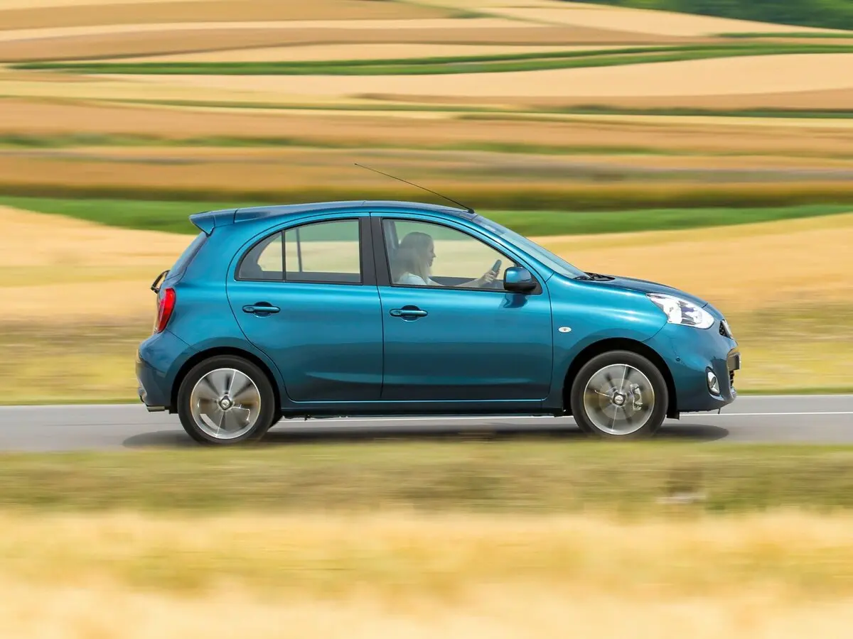 Nissan Micra IV (K13) Рестайлинг Хэтчбек 5 дв. — сүрөт 2