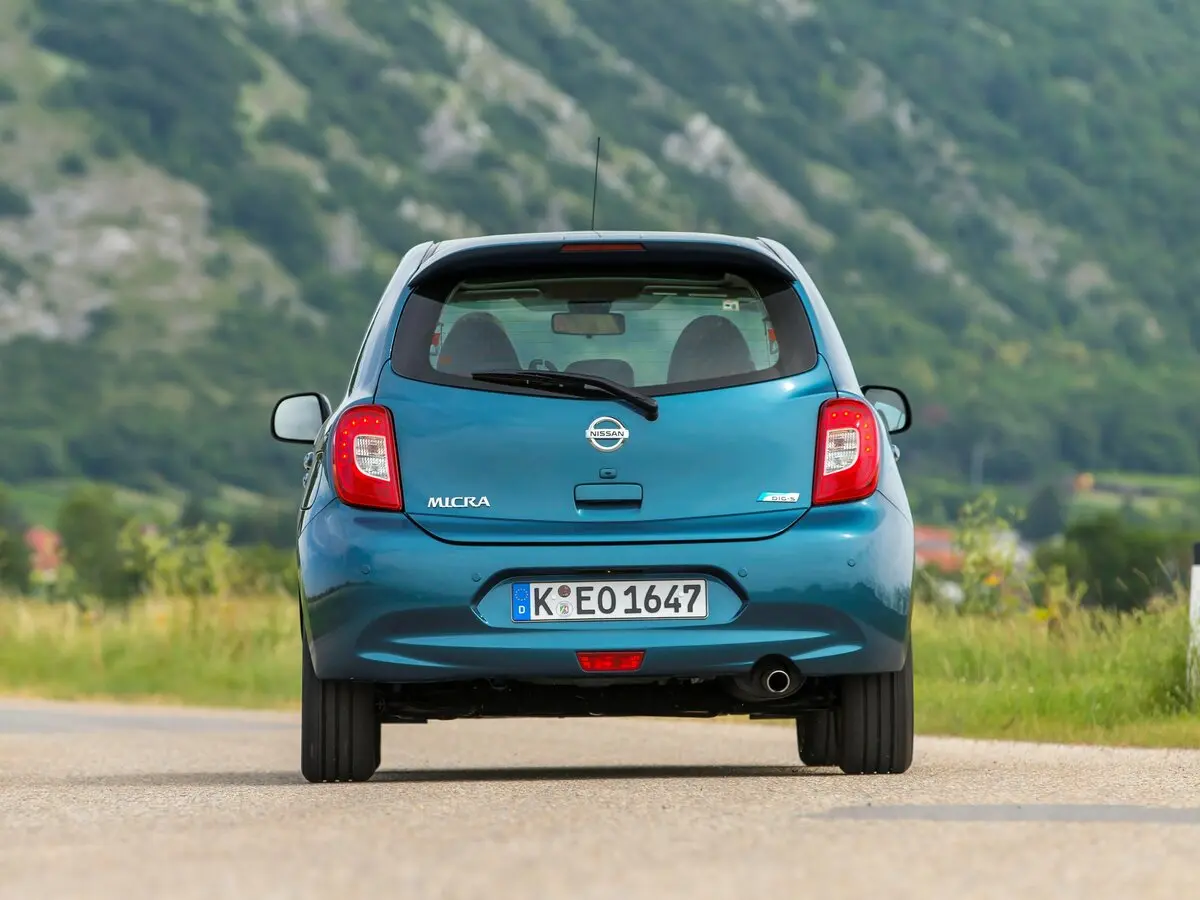 Nissan Micra IV (K13) Рестайлинг Хэтчбек 5 дв. — сүрөт 4