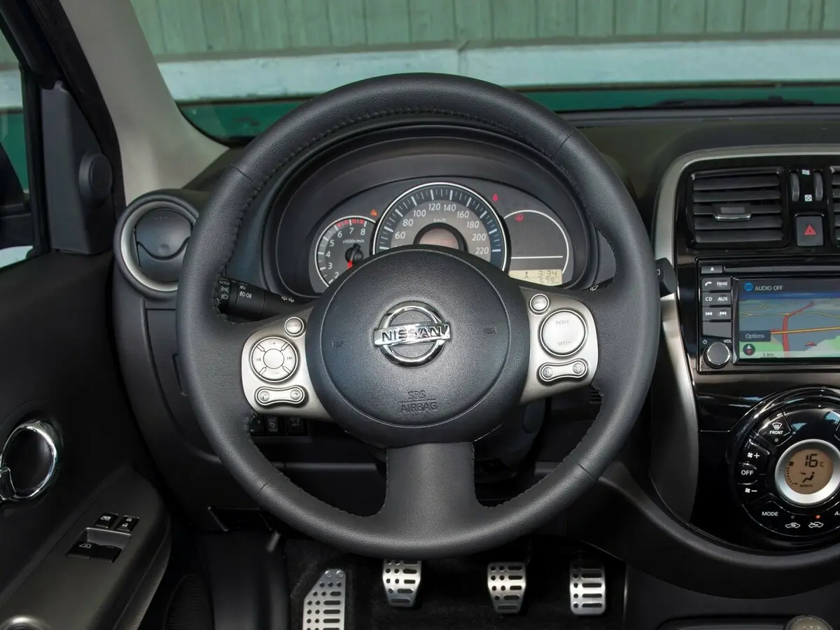 Nissan Micra IV (K13) Рестайлинг Хэтчбек 5 дв. — сүрөт 9