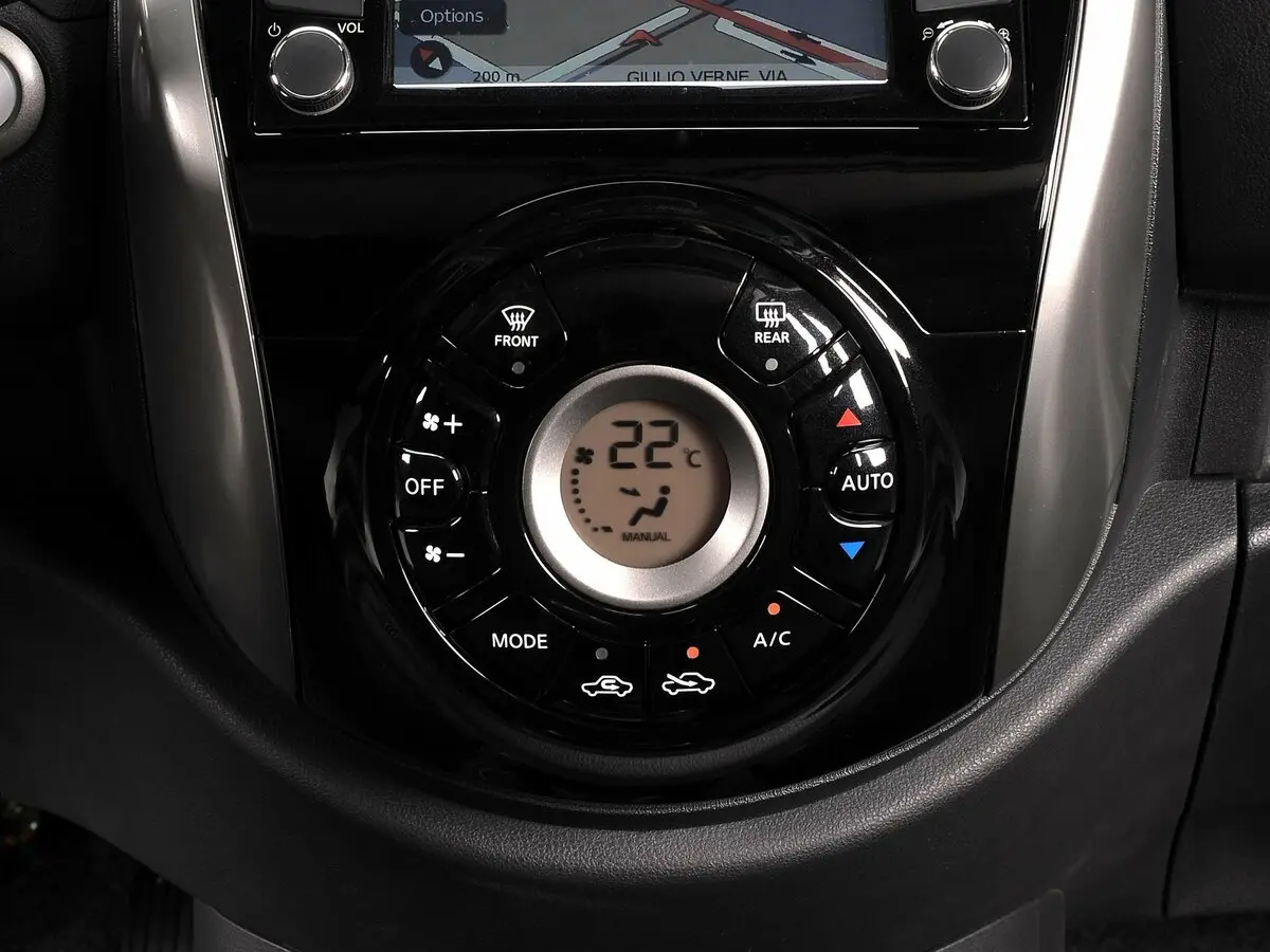 Nissan Micra IV (K13) Рестайлинг Хэтчбек 5 дв. — сүрөт 17