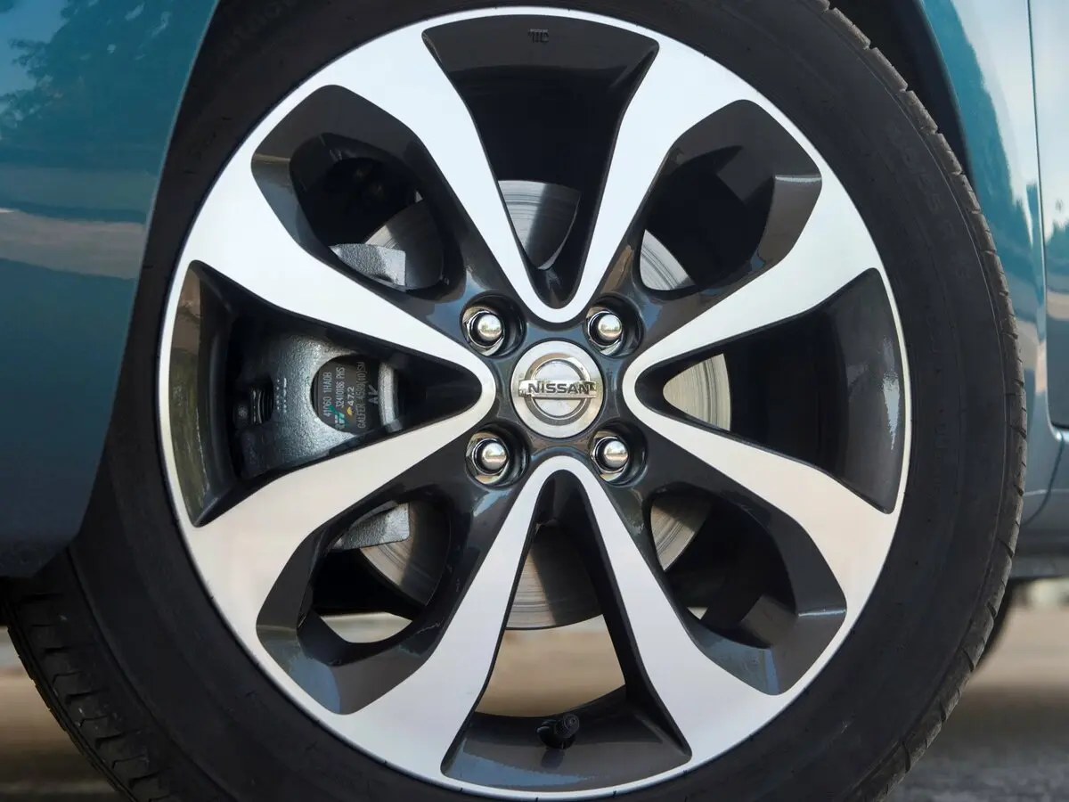 Nissan Micra IV (K13) Рестайлинг Хэтчбек 5 дв. — сүрөт 18