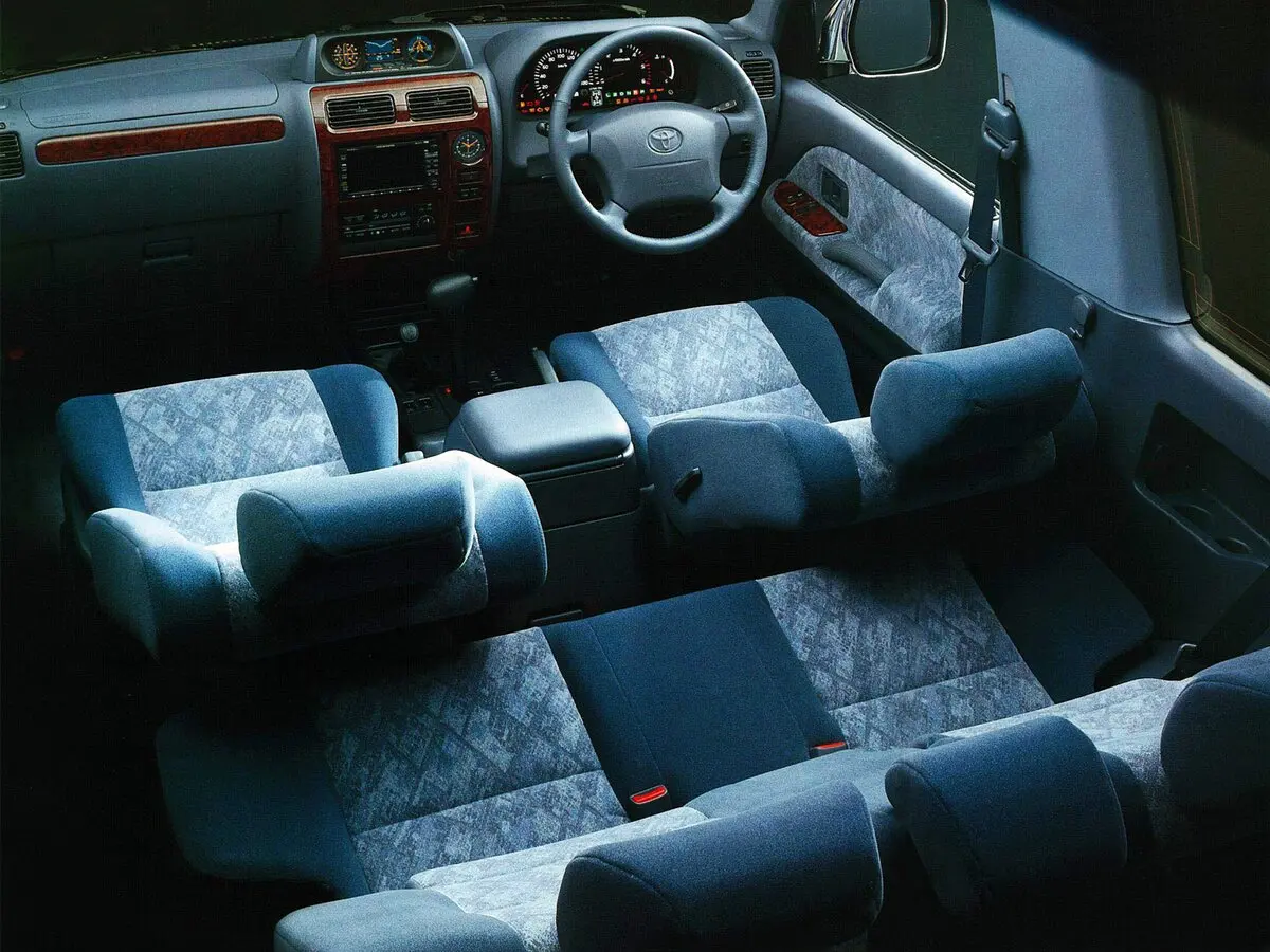 Toyota Land Cruiser Prado 90 Series Рестайлинг Внедорожник 3 дв. — фото 6