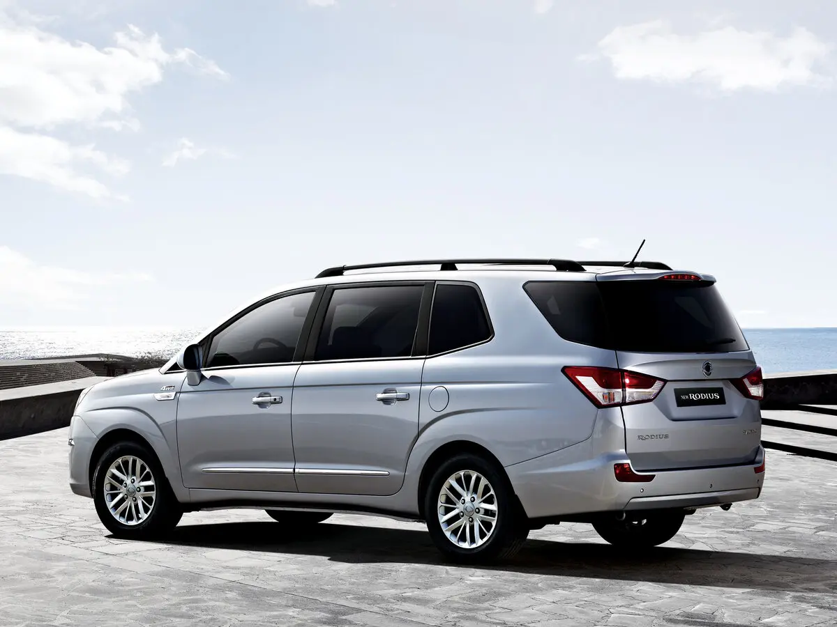 SsangYong Rodius II Минивэн — фото 2