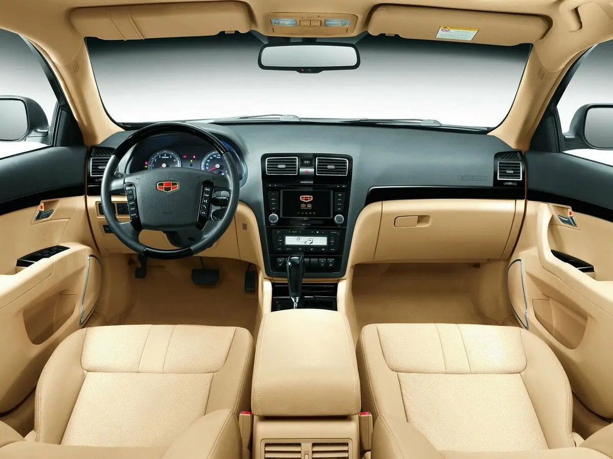 Geely Emgrand EC8 2012 – 2015 Седан — сүрөт 4