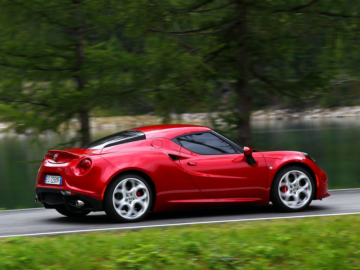 Alfa Romeo 4C 2013 – 2020 Купе — фото 2