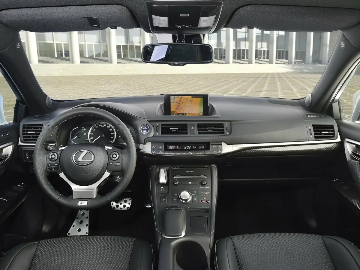Lexus CT I Рестайлинг Хэтчбек 5 дв. — 照片 6