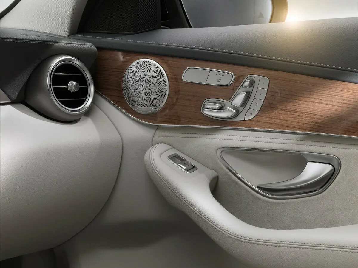 Mercedes-Benz C-Класс IV (W205) Седан — сүрөт 11