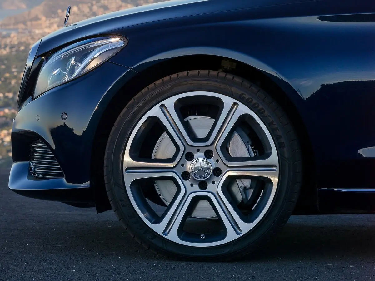 Mercedes-Benz C-Класс IV (W205) Седан — сүрөт 16