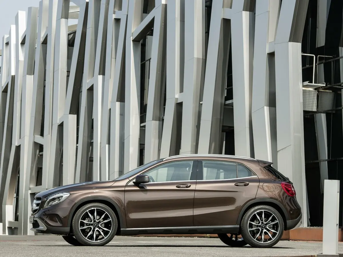 Mercedes-Benz GLA I (X156) Внедорожник 5 дв. — 照片 2