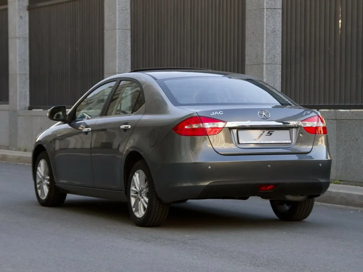JAC J5 (Heyue) 2014 – 2017 Седан — сүрөт 4