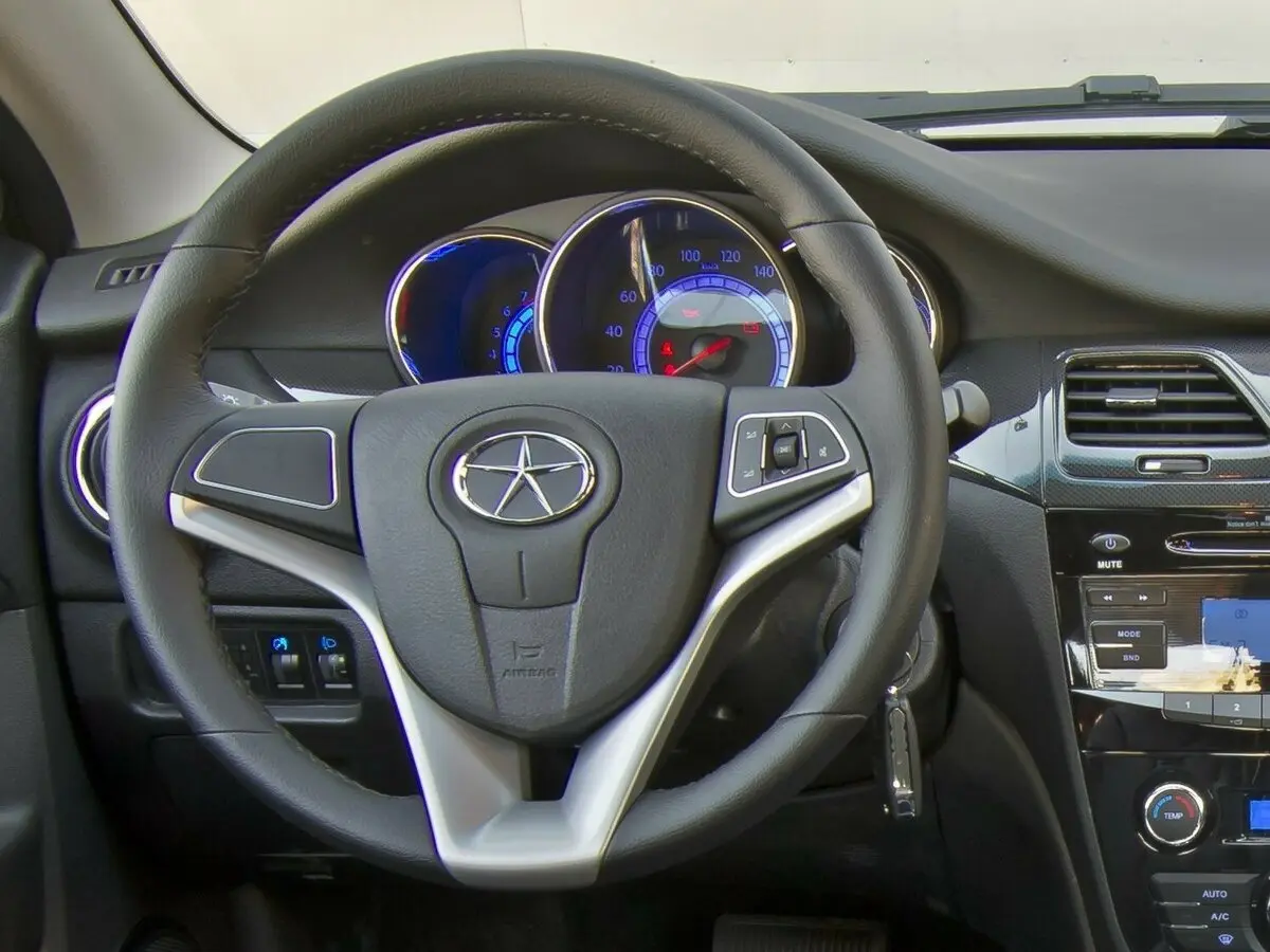 JAC J5 (Heyue) 2014 – 2017 Седан — сүрөт 6