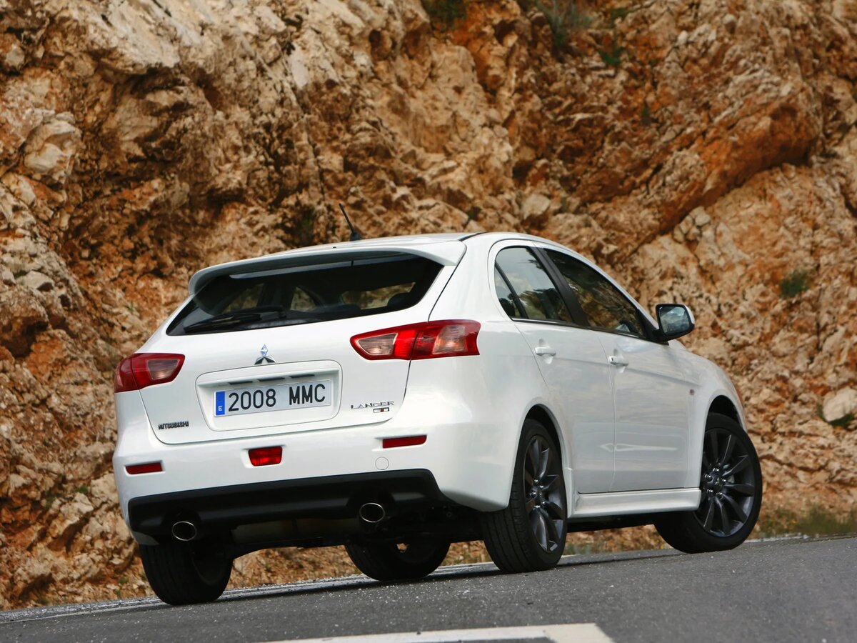 Mitsubishi Lancer Ralliart X Хэтчбек 5 дв. — фото 5