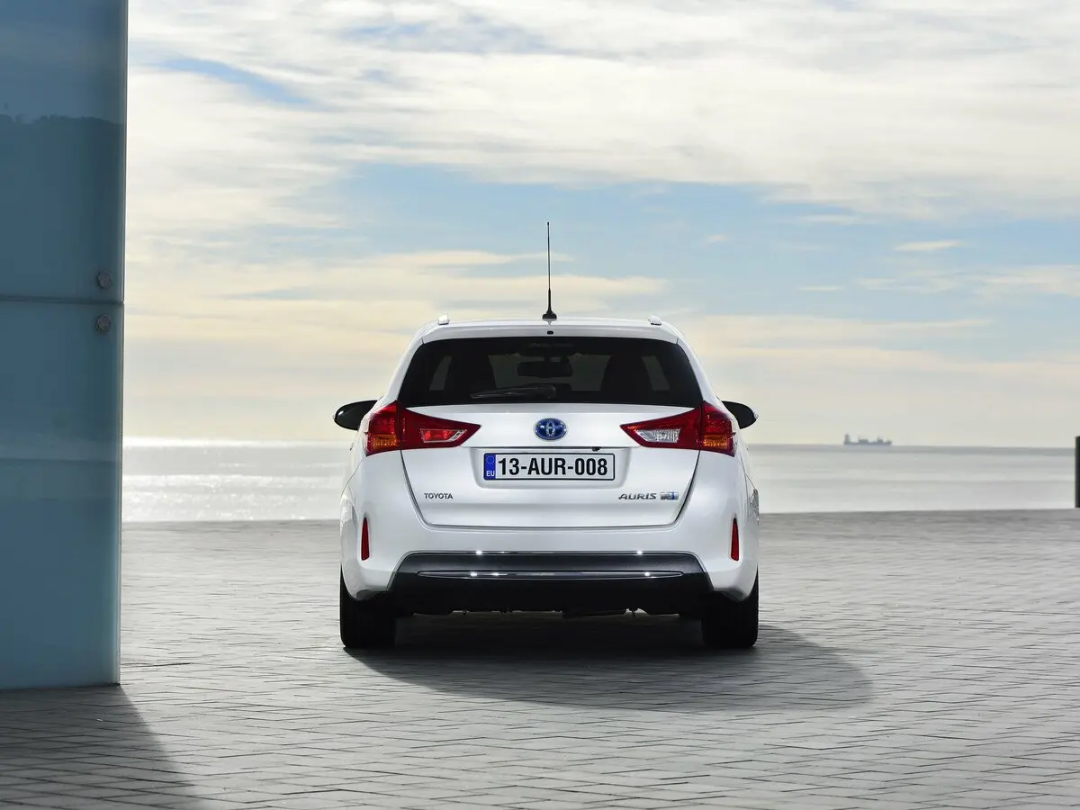 Toyota Auris II Универсал 5 дв. — сүрөт 4