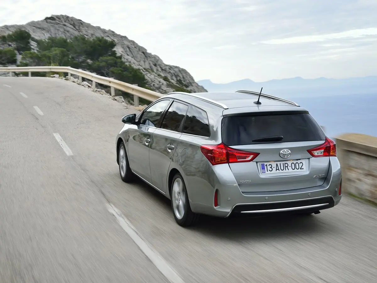 Toyota Auris II Универсал 5 дв. — сүрөт 5