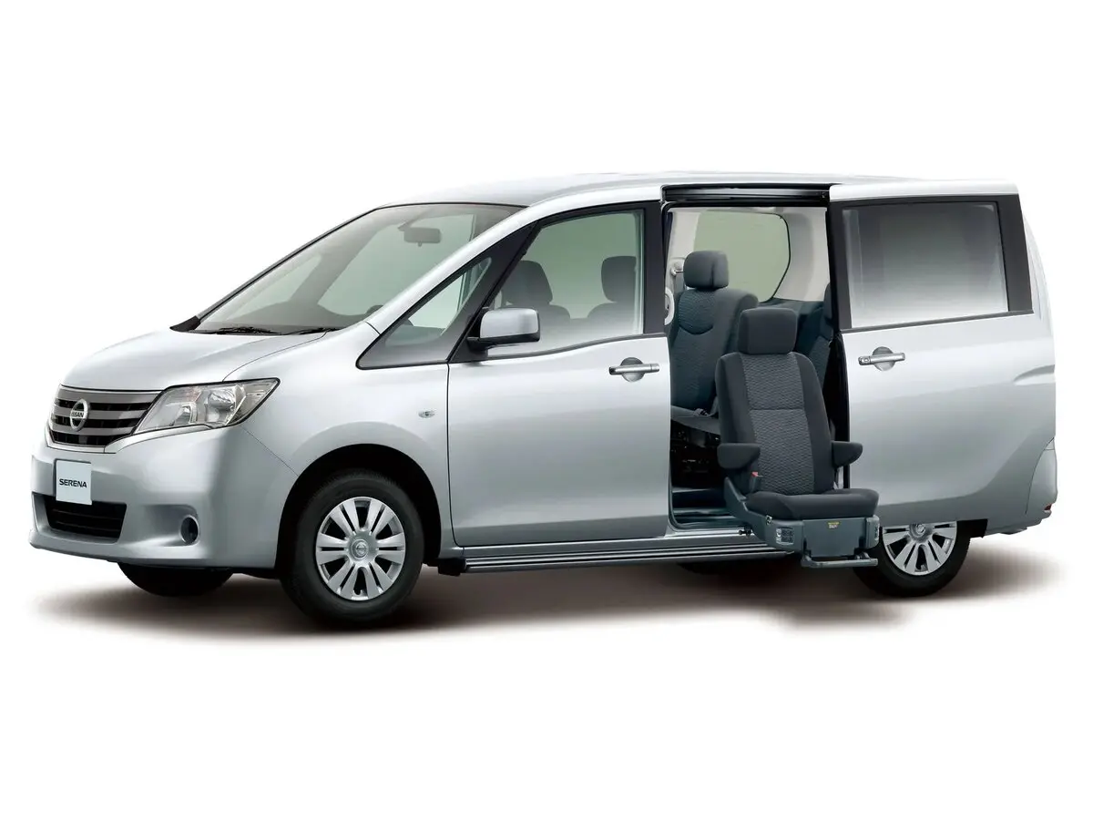 Nissan Serena IV (C26) Минивэн — фото 2
