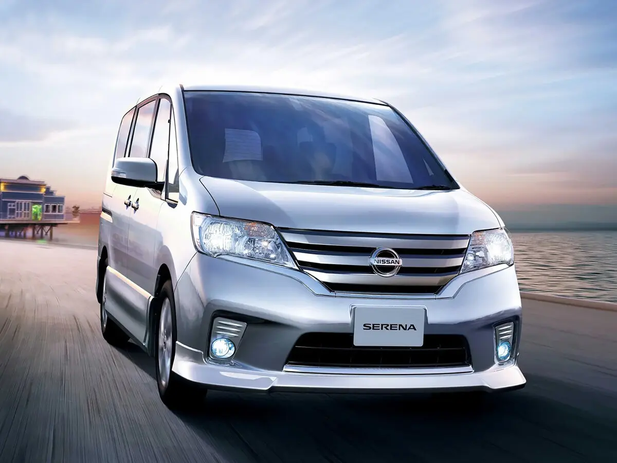 Nissan Serena IV (C26) Минивэн — фото 3