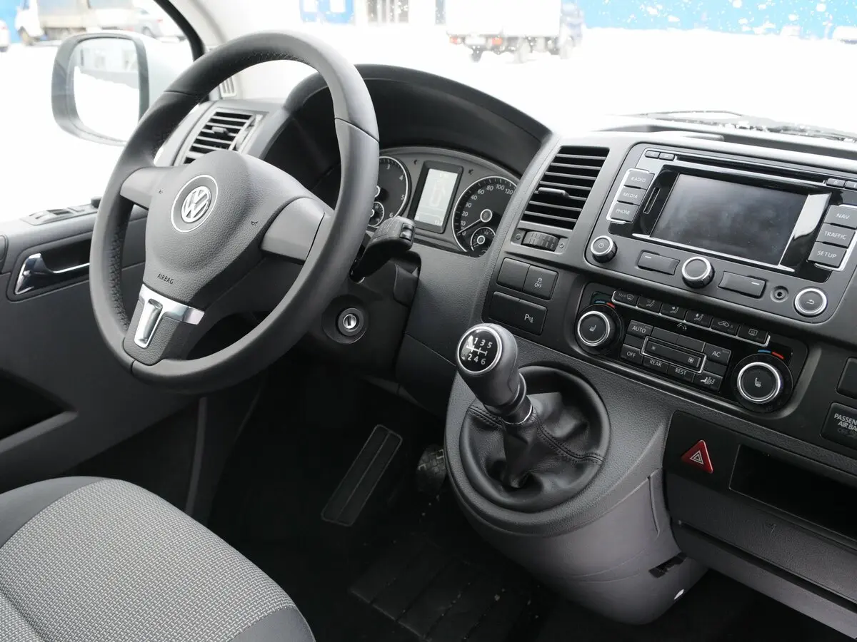 Volkswagen Caravelle T5 Рестайлинг Минивэн LWB — сүрөт 5