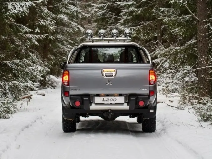 Mitsubishi L200 IV Рестайлинг Пикап Двойная кабина — photo 4