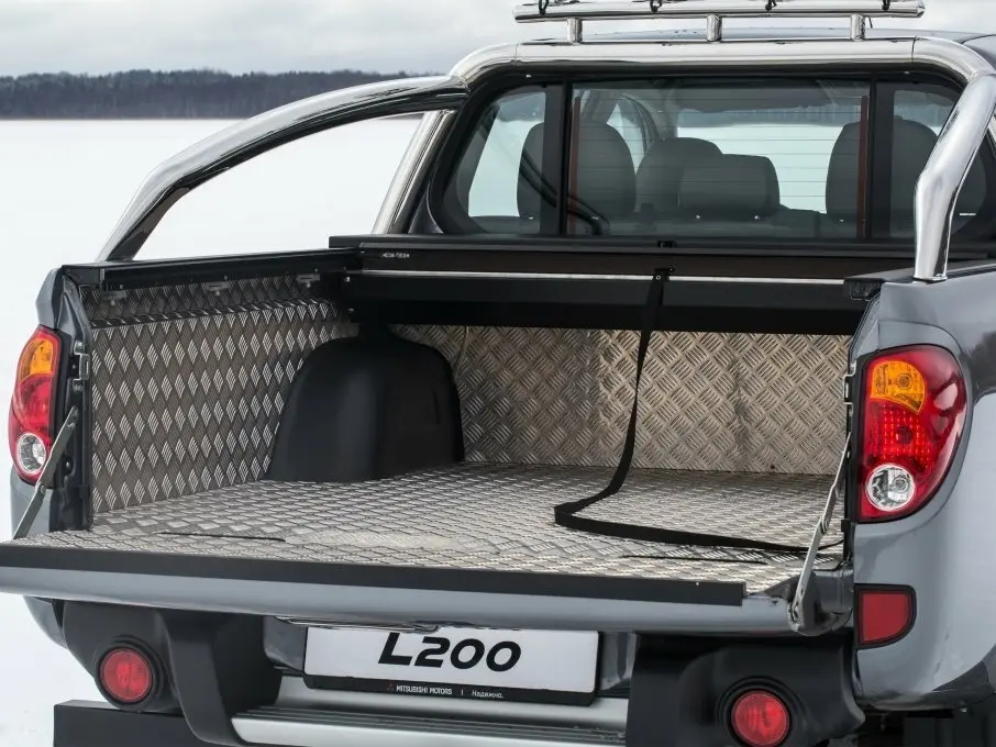 Mitsubishi L200 IV Рестайлинг Пикап Двойная кабина — photo 11
