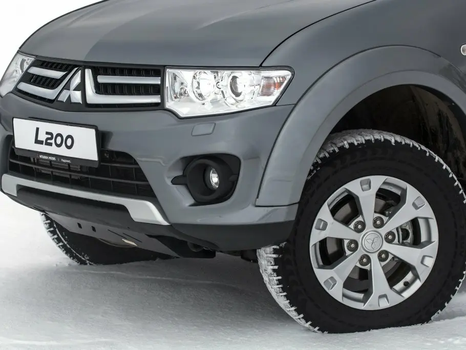 Mitsubishi L200 IV Рестайлинг Пикап Двойная кабина — photo 12
