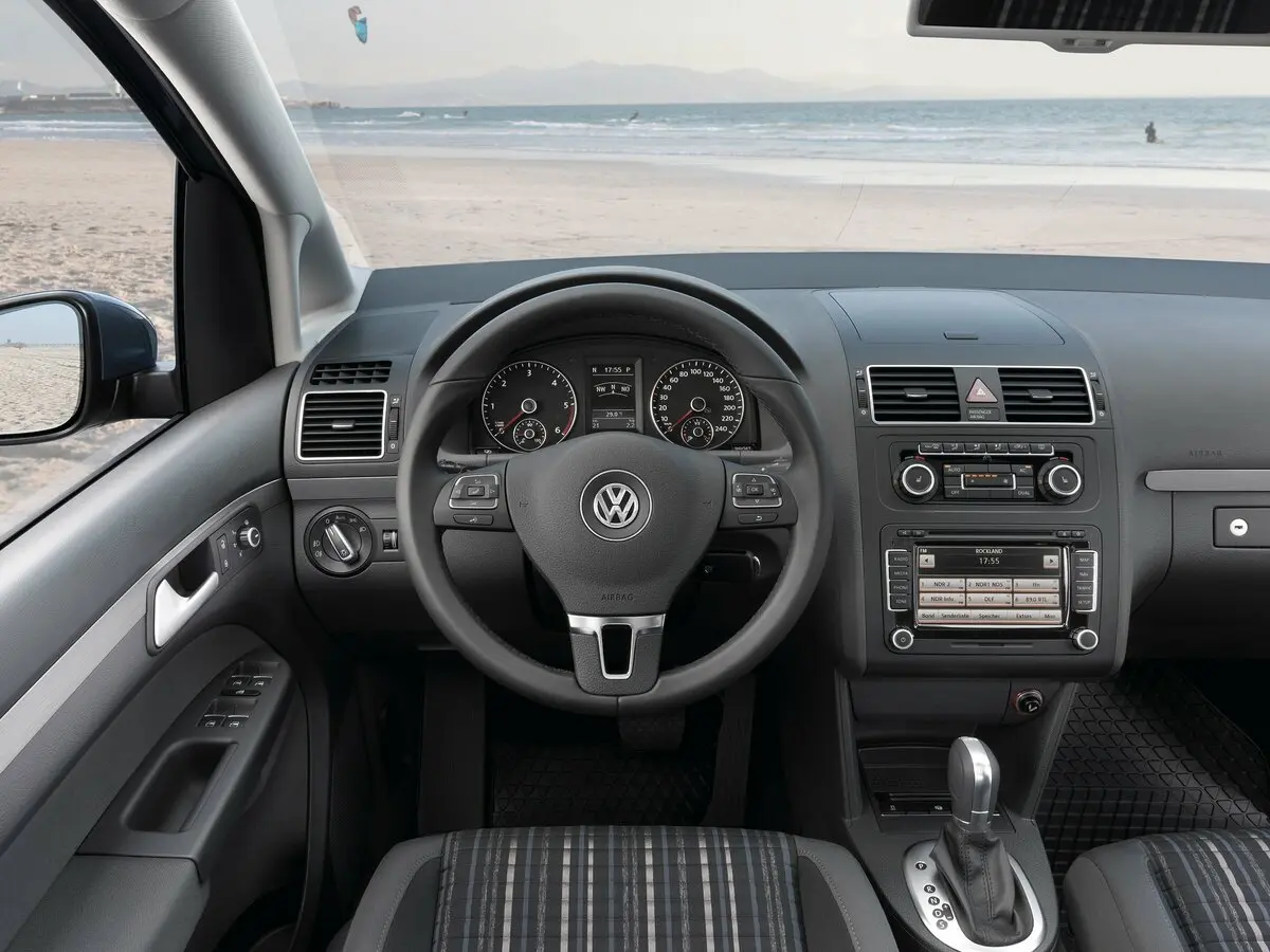 Volkswagen Touran I Рестайлинг 2 Компактвэн Cross — сүрөт 6