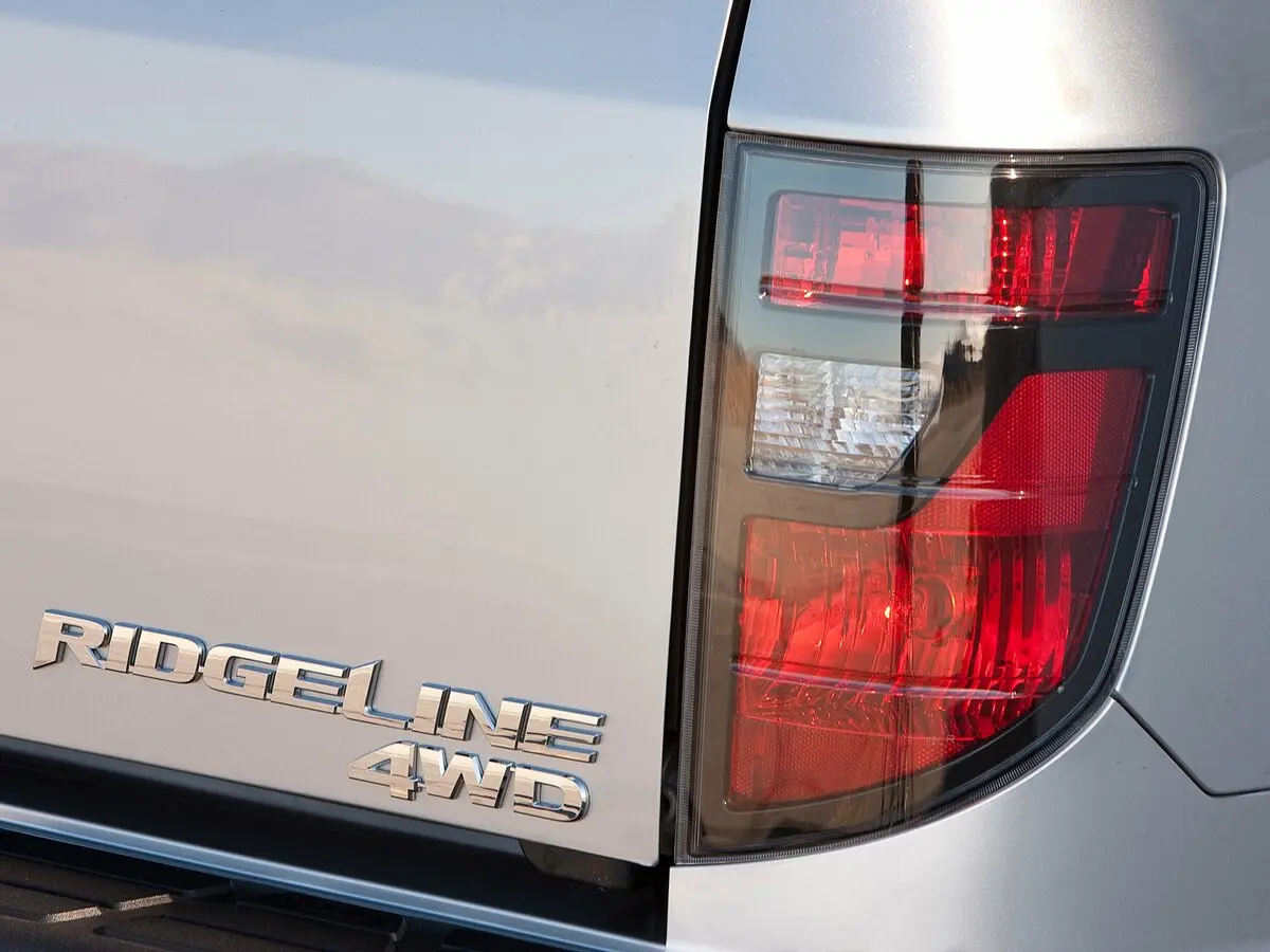 Honda Ridgeline I Рестайлинг Пикап Двойная кабина — сүрөт 13