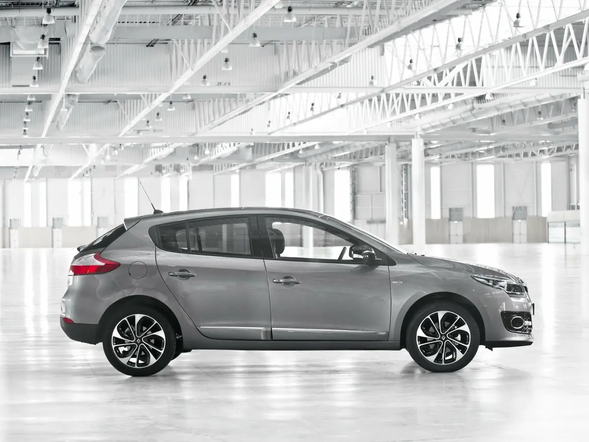 Renault Megane III Рестайлинг 2 Хэтчбек 5 дв. — сүрөт 2