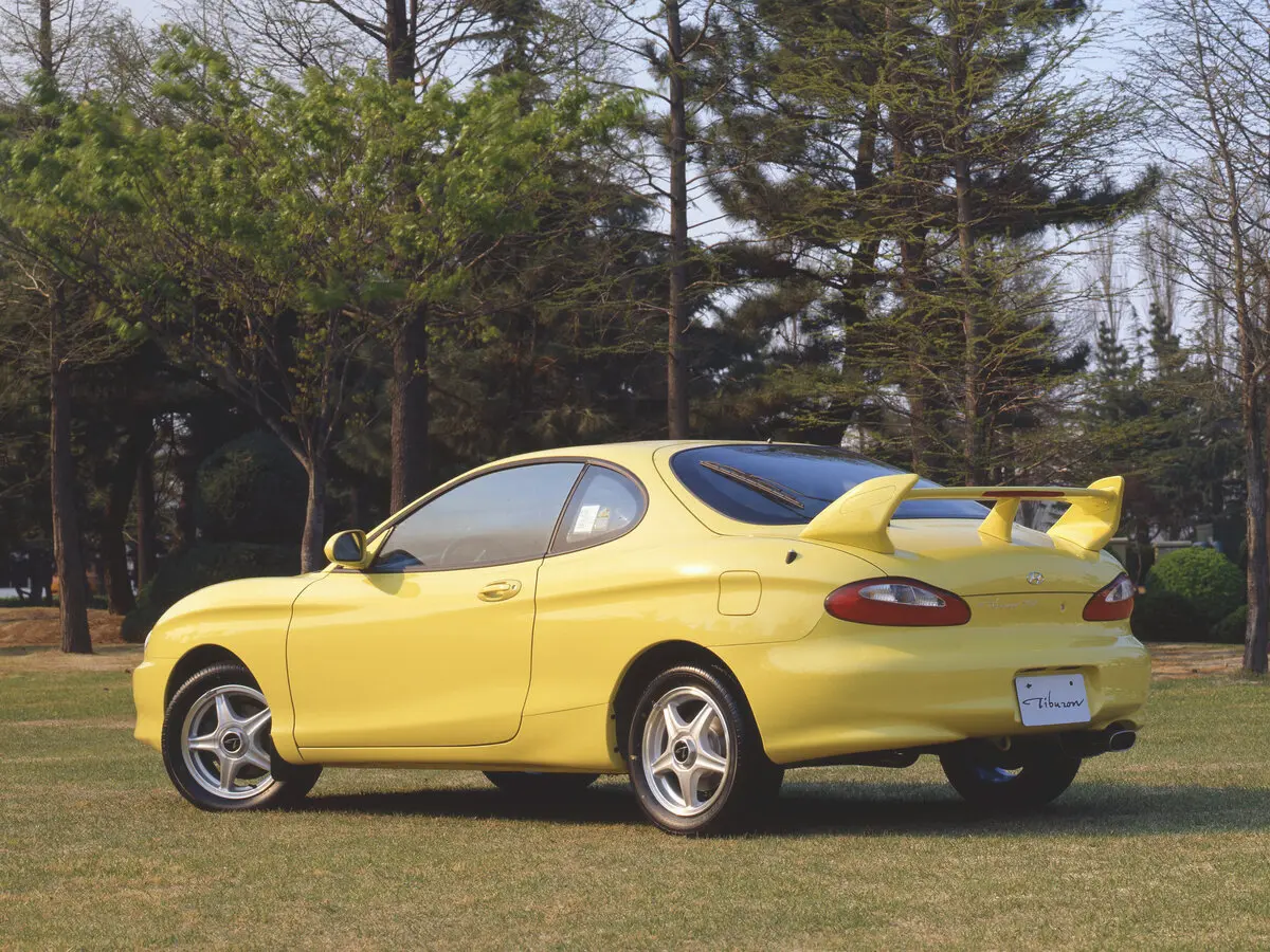 Hyundai Tiburon I (RC) Купе — photo 4