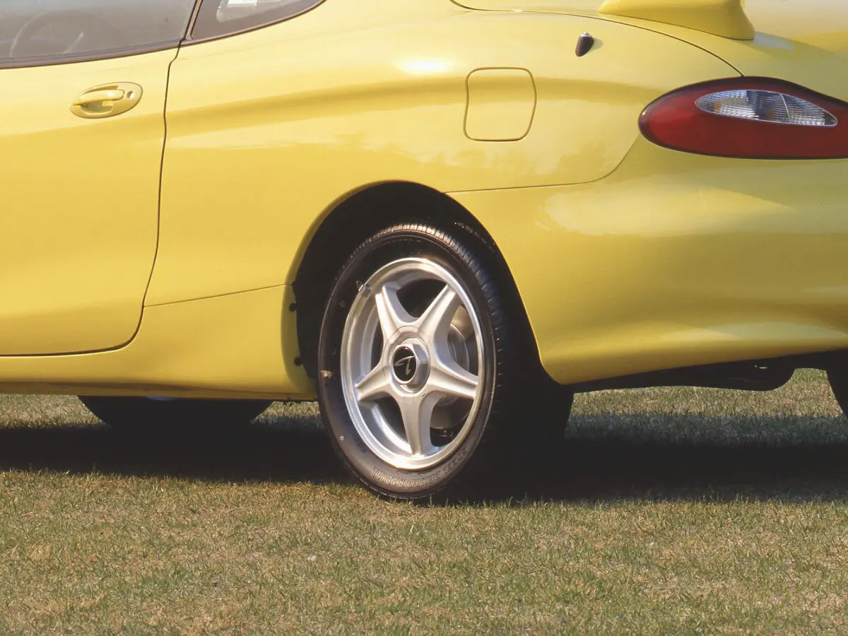 Hyundai Tiburon I (RC) Купе — photo 7