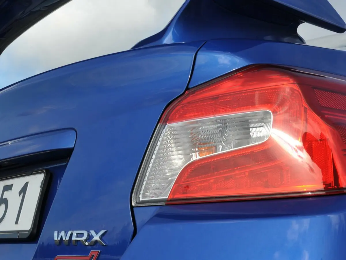 Subaru WRX STi I Седан — сүрөт 11