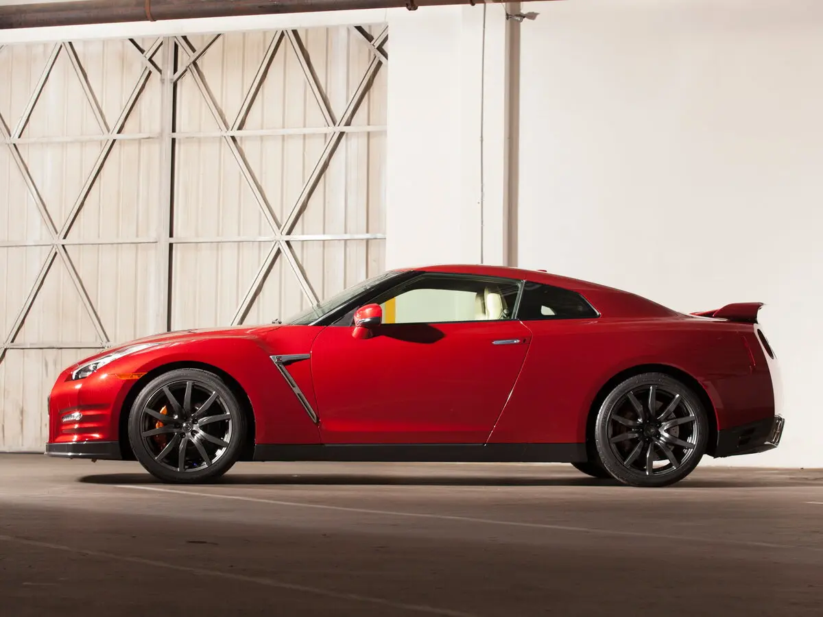 Nissan GT-R I Рестайлинг 2 Купе — сүрөт 2