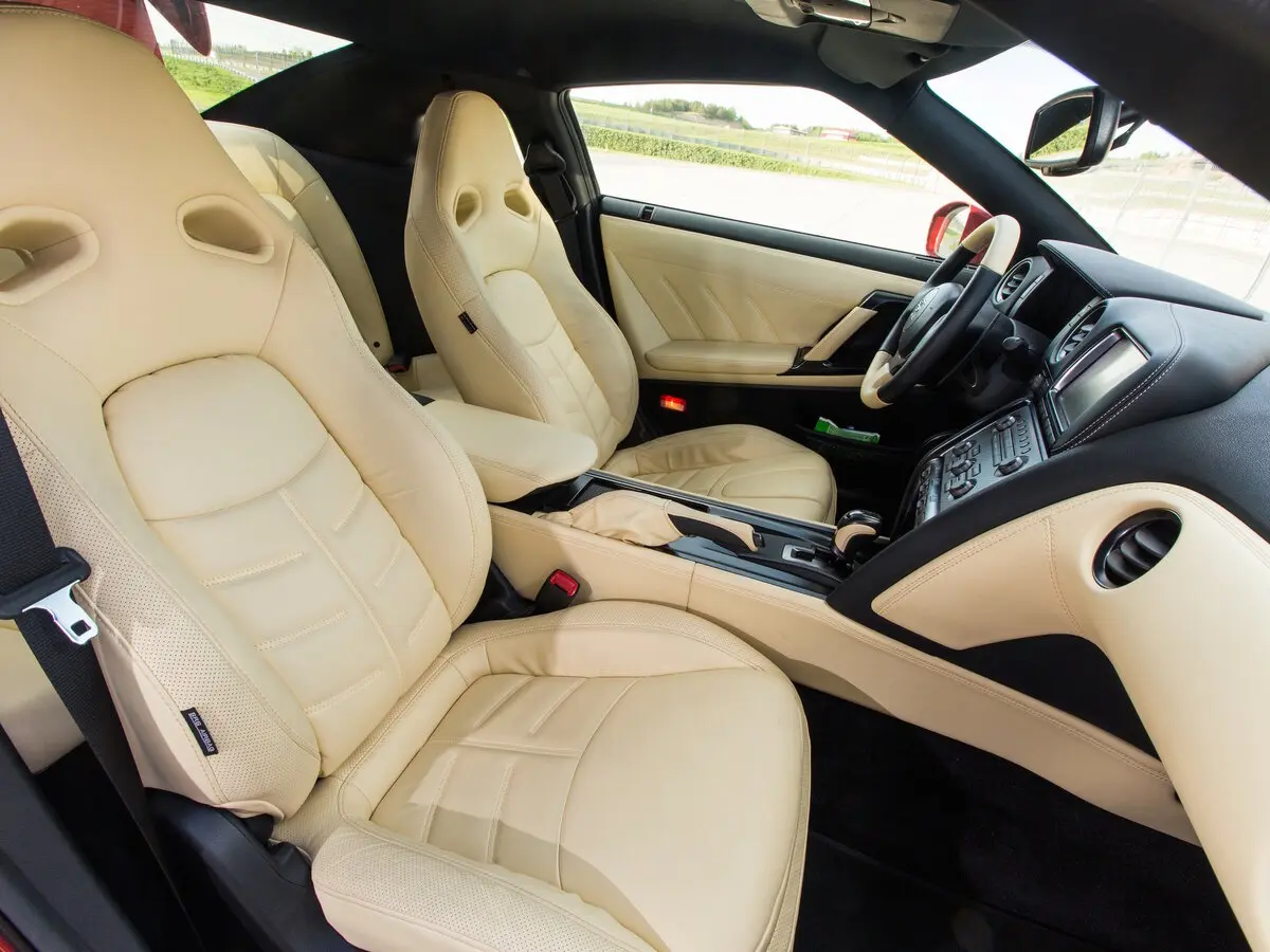 Nissan GT-R I Рестайлинг 2 Купе — сүрөт 8