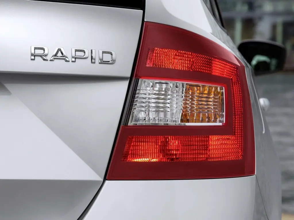 Skoda Rapid I Универсал 5 дв. Spaceback — фото 11