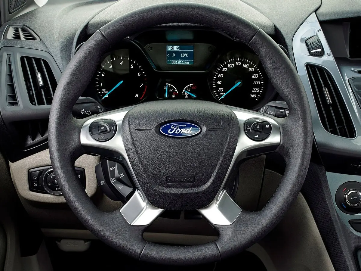 Ford Tourneo Connect II Компактвэн — photo 9