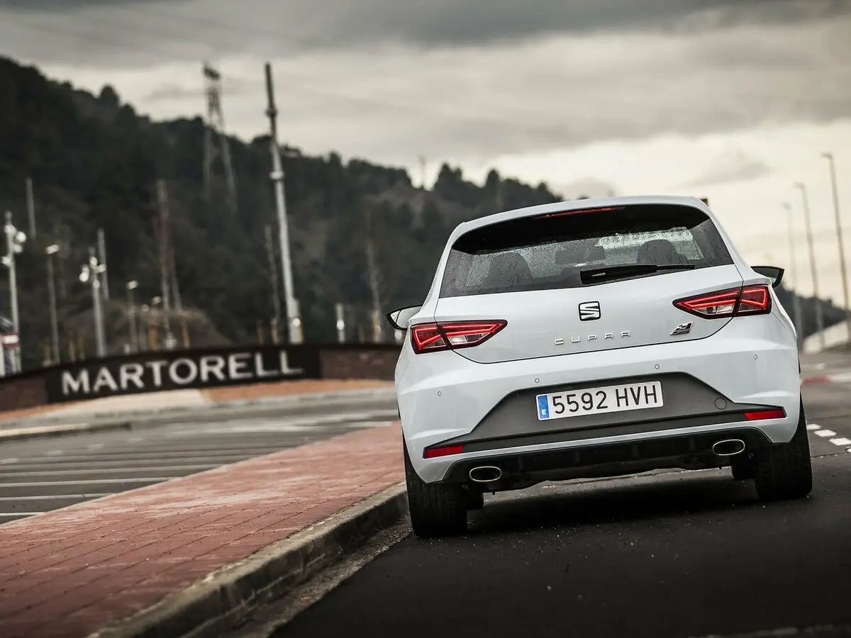 SEAT Leon Cupra III Хэтчбек 3 дв. — сүрөт 17