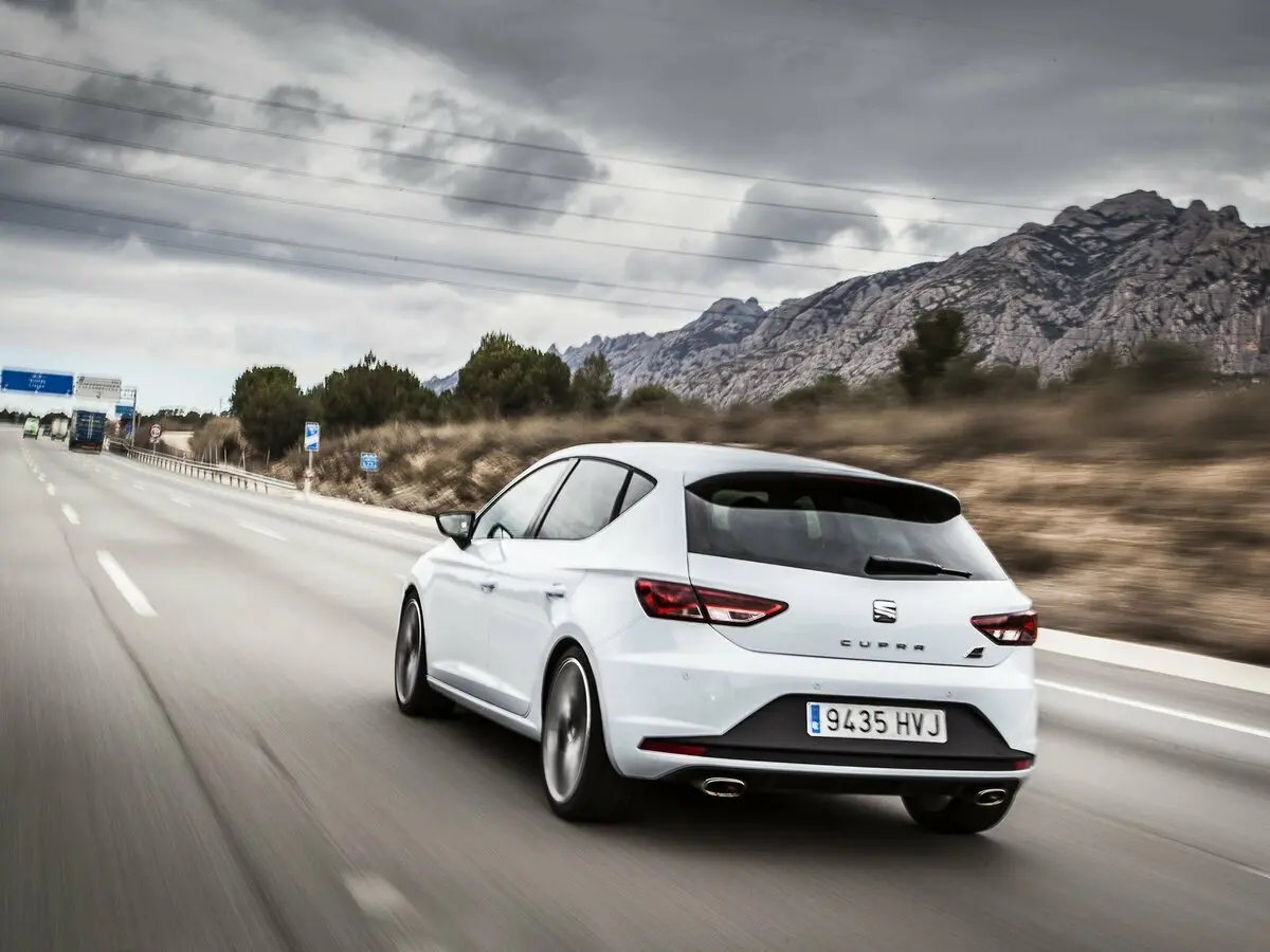 SEAT Leon Cupra III Хэтчбек 5 дв. — сүрөт 17