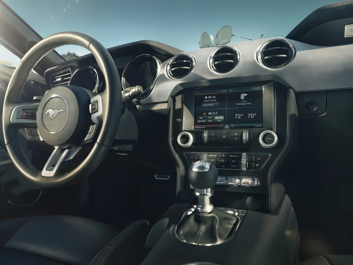Ford Mustang VI Купе — 照片 14