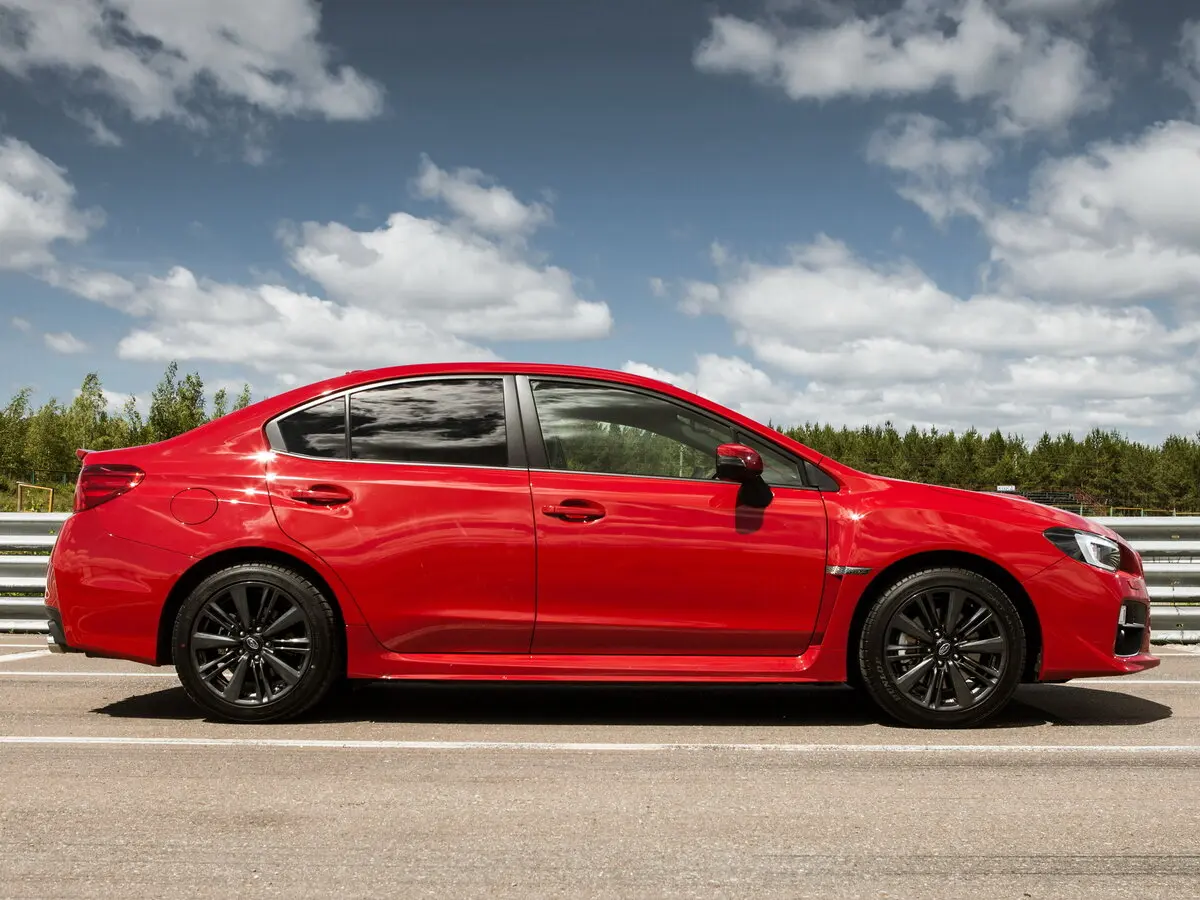 Subaru WRX I Седан — 照片 2