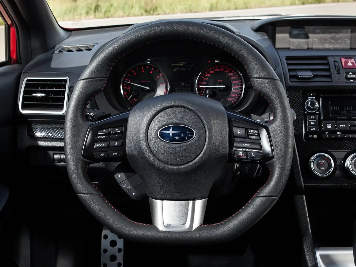 Subaru WRX I Седан — 照片 10