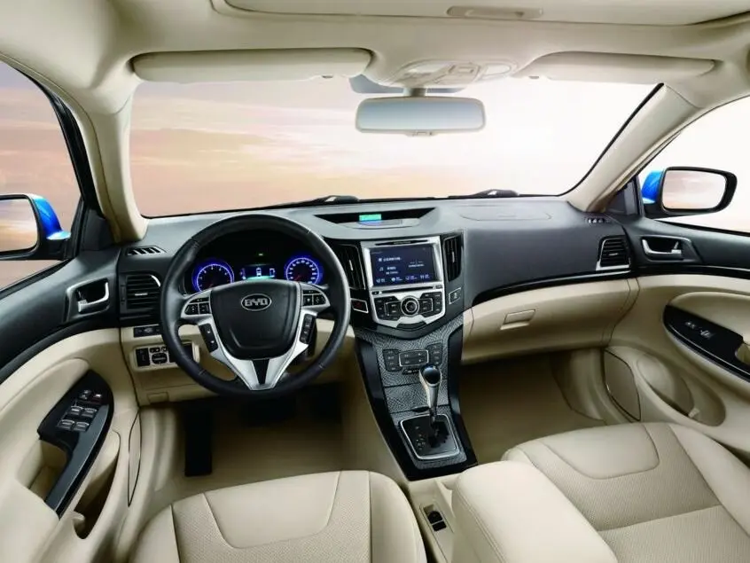 BYD F5 2014 – 2018 Седан — 照片 2